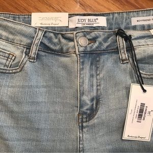 Judy Blue Mid Rise/ Boyfriend cut jeans